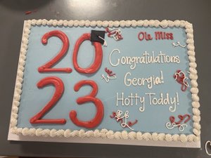Graduation custom cake