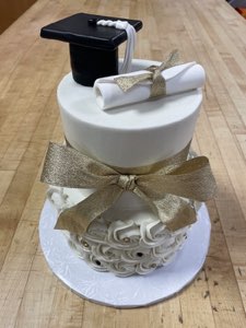 Graduation custom cake