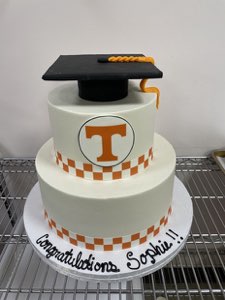 Graduation custom cake