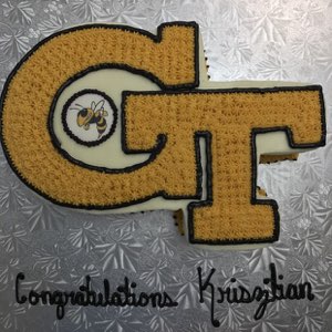 Graduation custom cake