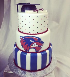 Graduation custom cake