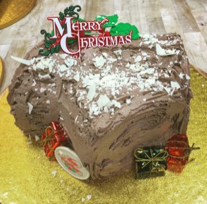 Holiday custom cake